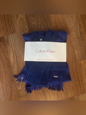 Calvin Klein Navy Knit Scarf with Gold Logo Plaque